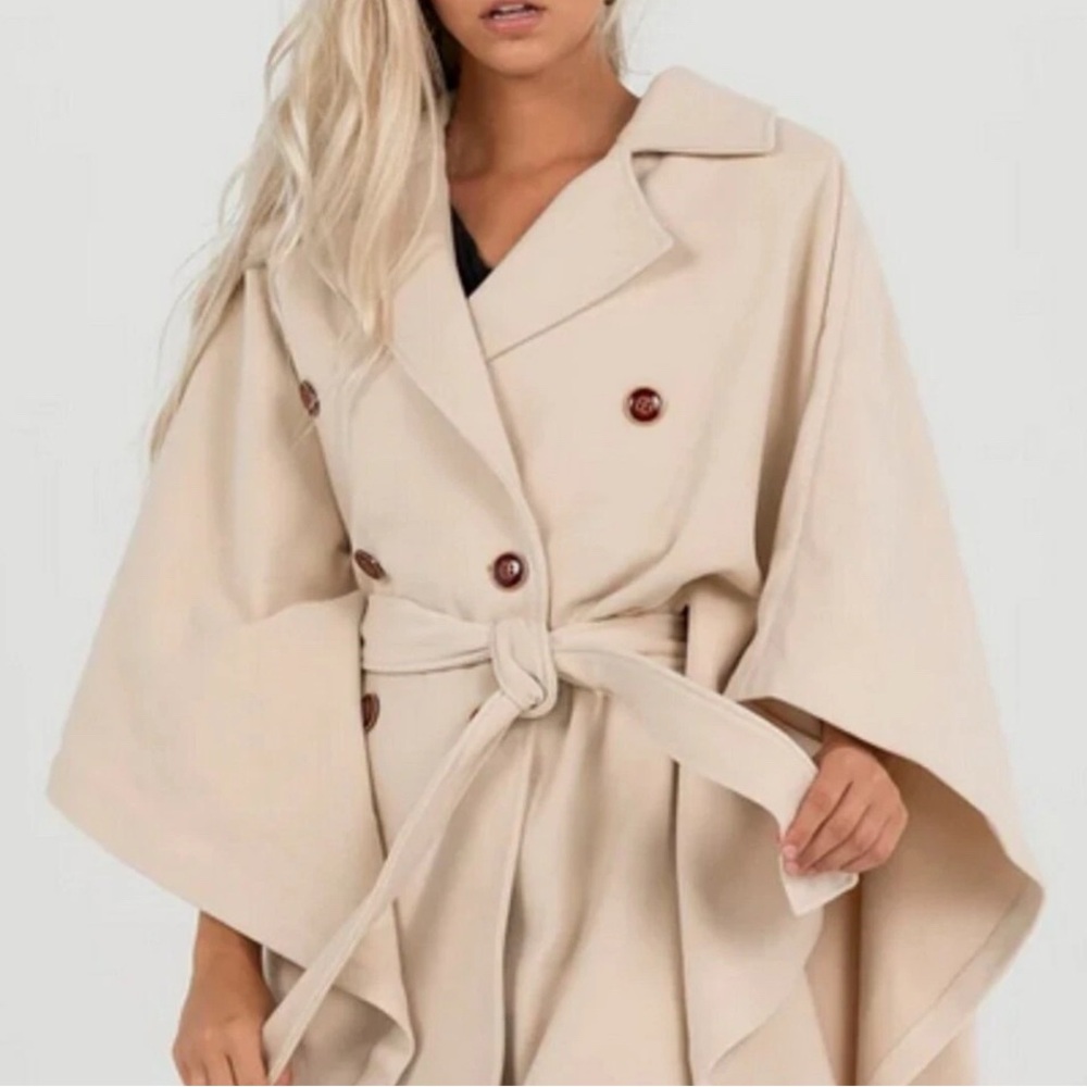 Aleeza Paris Buttoned cape NWT MED - Picture 5 of 7